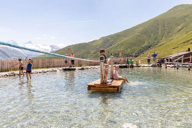 Alpine play at the Eggeralm - water fun for children