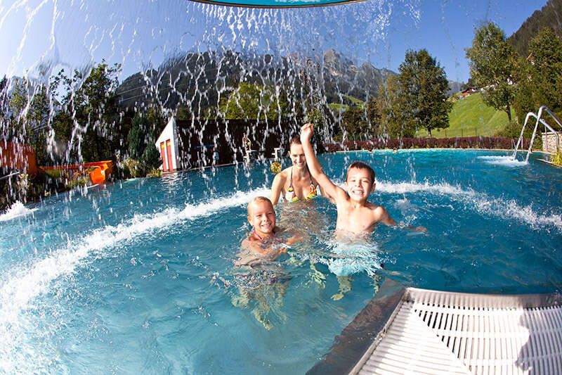 Swimming with the family at the Finkenberg outdoor pool